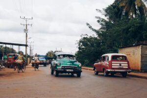 Praeities_keliai_retro_automobiliai_formavo_musu_transporto_ateiti